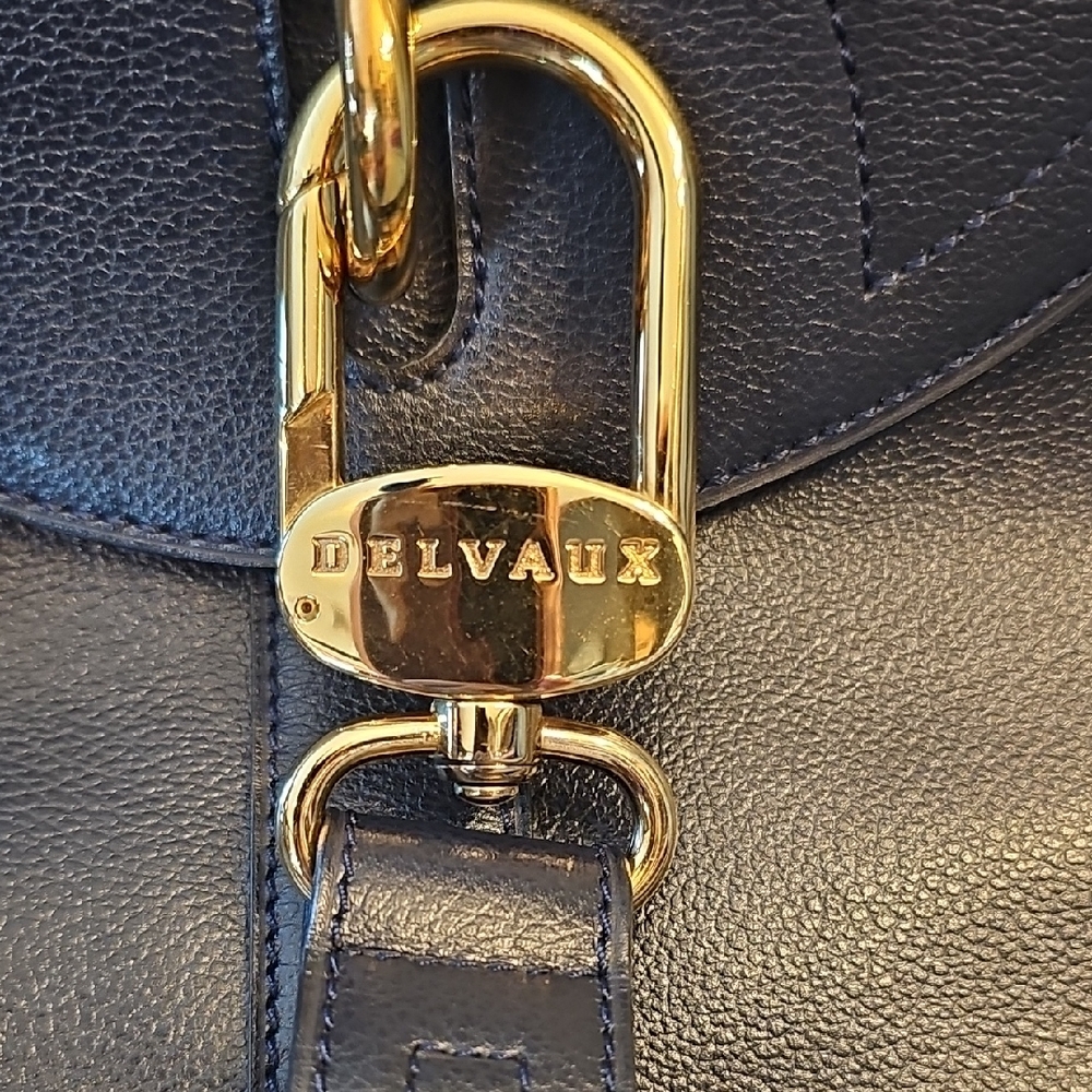 Authentic Vintage Delvaux Cerceau GM in Navy Blue Leather with Mirror *Stunning* - Picture 3 of 13